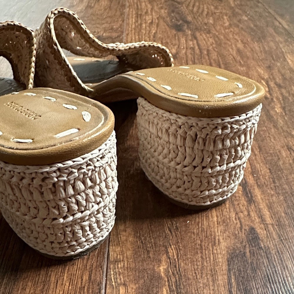 Chic Tan Woven Block Heel - Picture 5 of 5